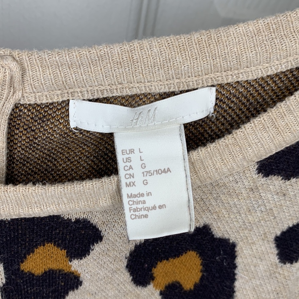 H&M Leopard Sweater - Picture 4 of 4